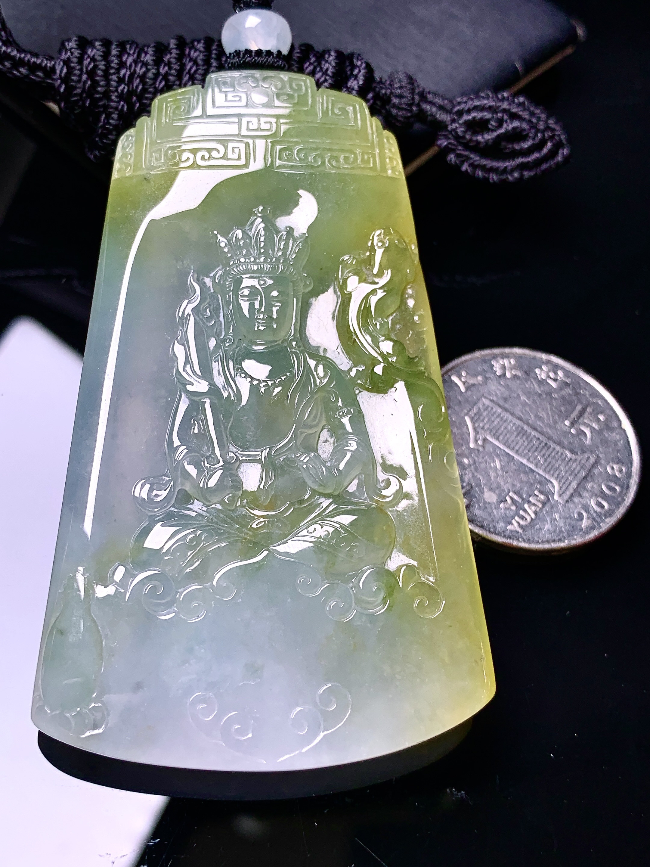 冰飘黄翡大势至观音菩萨吊坠 玉质细腻 色泽艳丽清新 水润亮眼 整体尺寸67.8*41*5.8L1