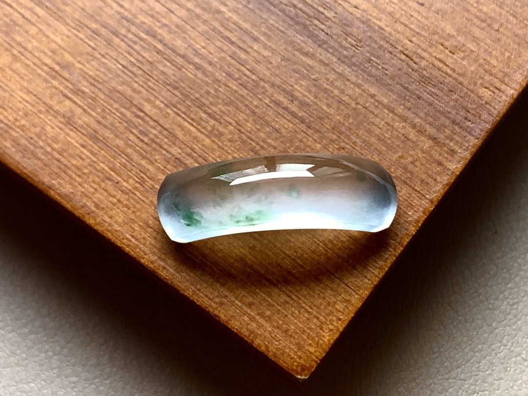 ️ 玻璃种飘花马鞍 飘花青翠漂亮，荧润起光，无裂尺寸17.5*5.3*4.6 超值