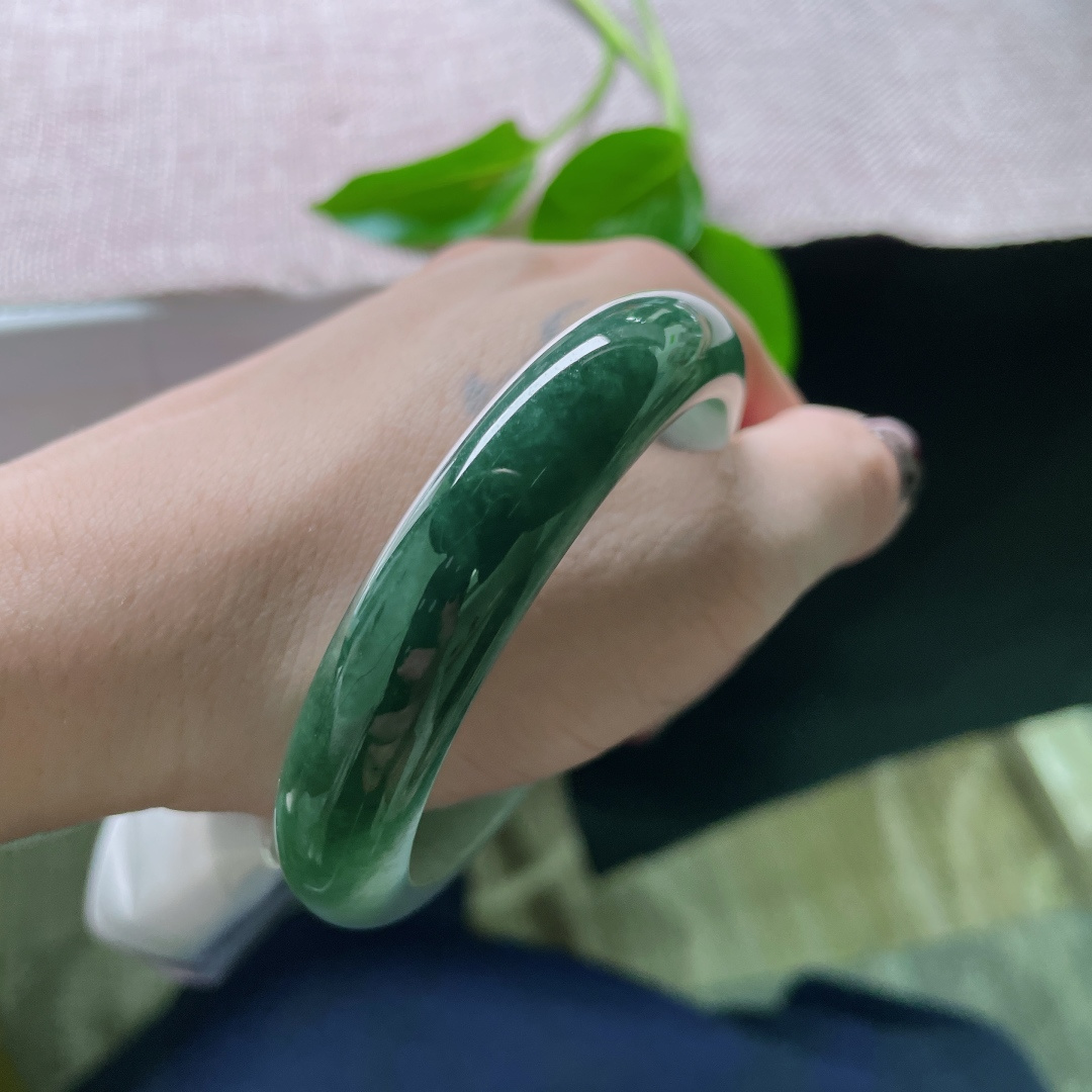 55.5/12.2/7.6，半山水正圈，不是第一眼惊艳，却是越看越有韵味的耐看型。无裂，ss49322a