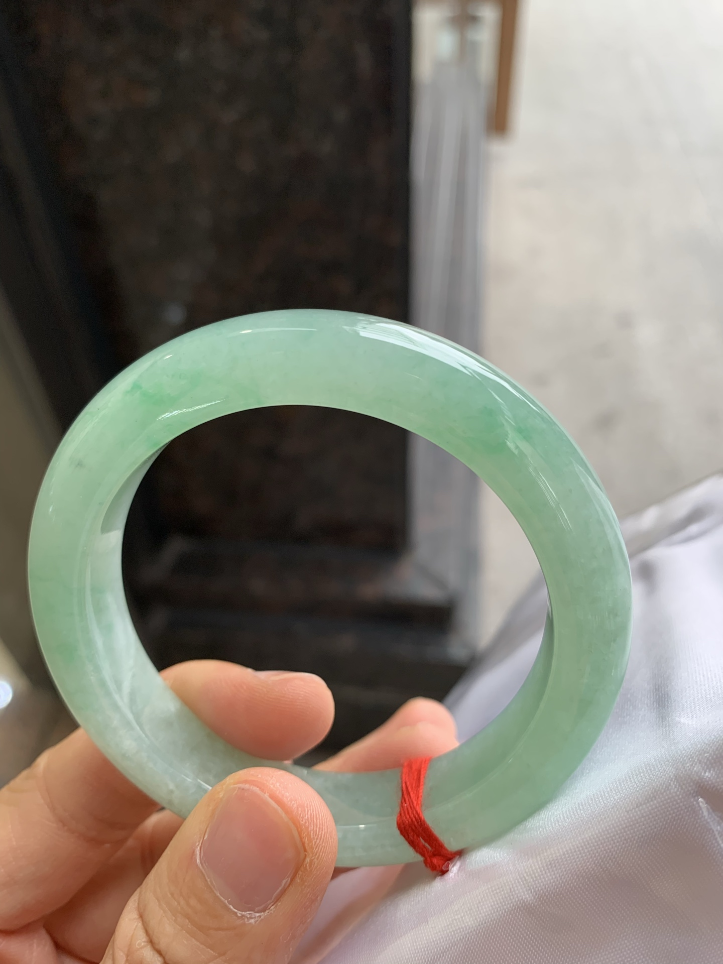 正圈冰飘绿 有颗美人痣 尺寸：56.8/11.9/9.6 版型好