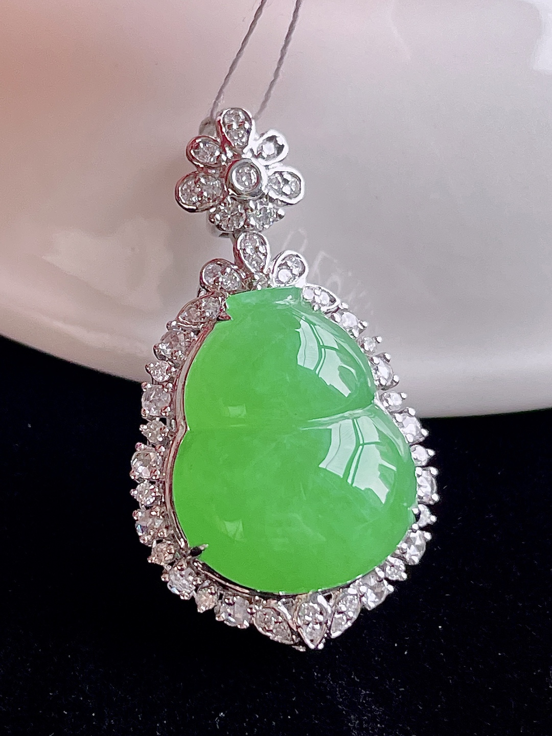 ️ 缅甸葫芦 色绿无比 饱满圆润：31.2/17.5/11.7，裸石：16.6/13.5/4.8，超值