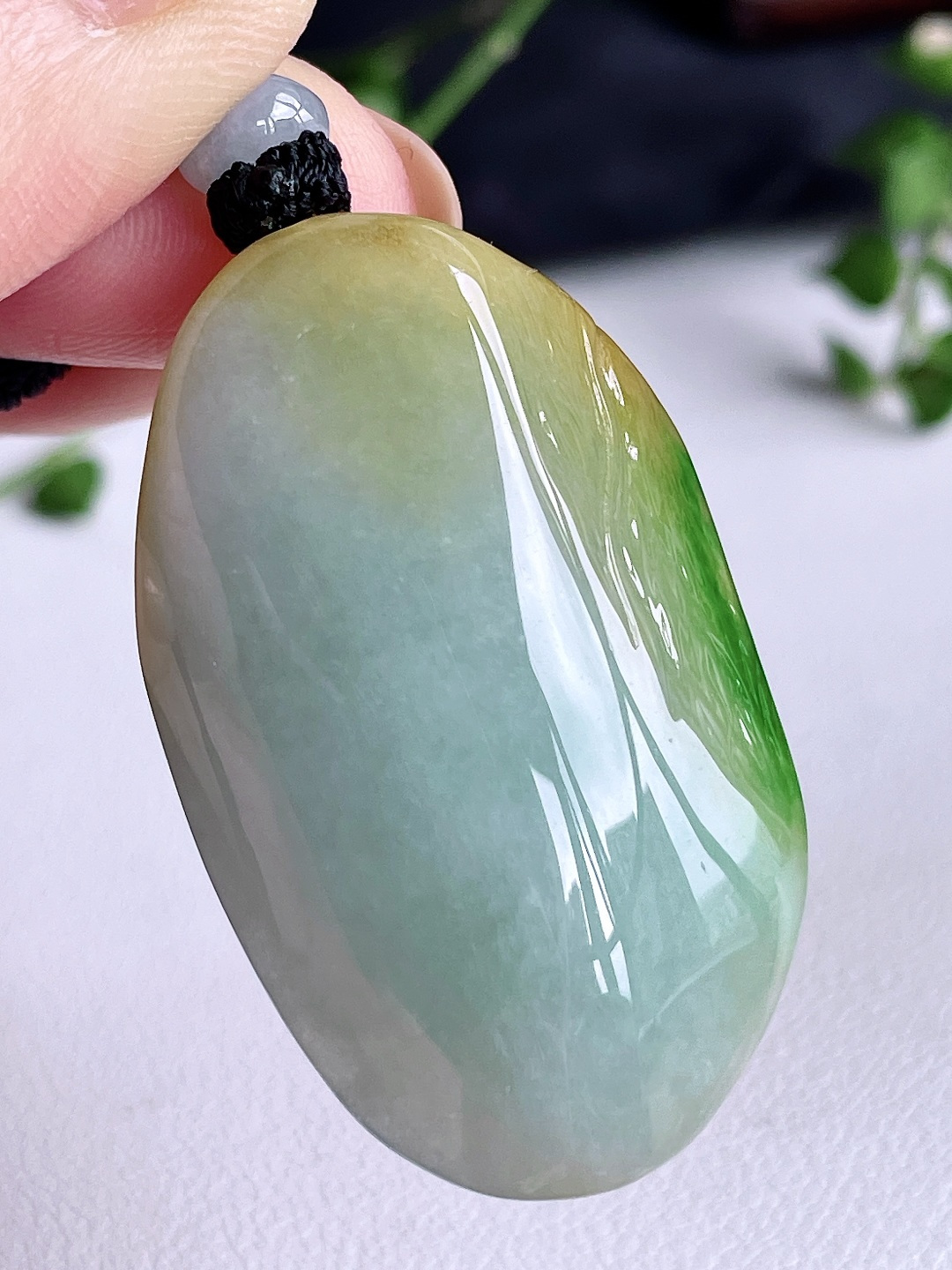 【裸石】冰黄加绿悟道无相佛牌吊坠【说明】缅甸 无裂 性比高  【尺寸】42.5-26.3-11.7【重量】22.3克【】 2200不议