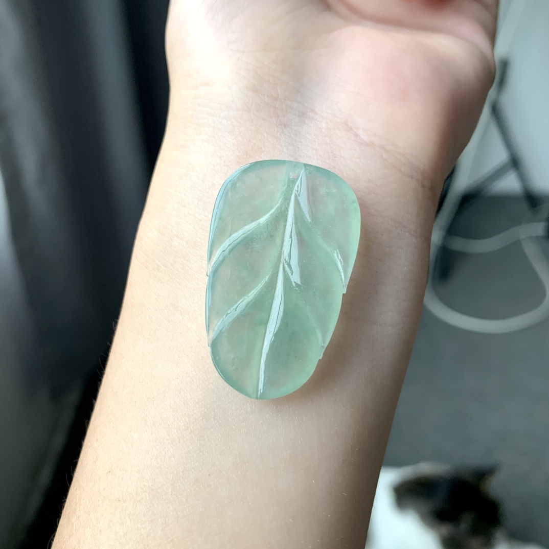 冰绿叶子，叶形饱满，色泽均匀，尺寸35.4-22.2-4.3，D7325BEF量