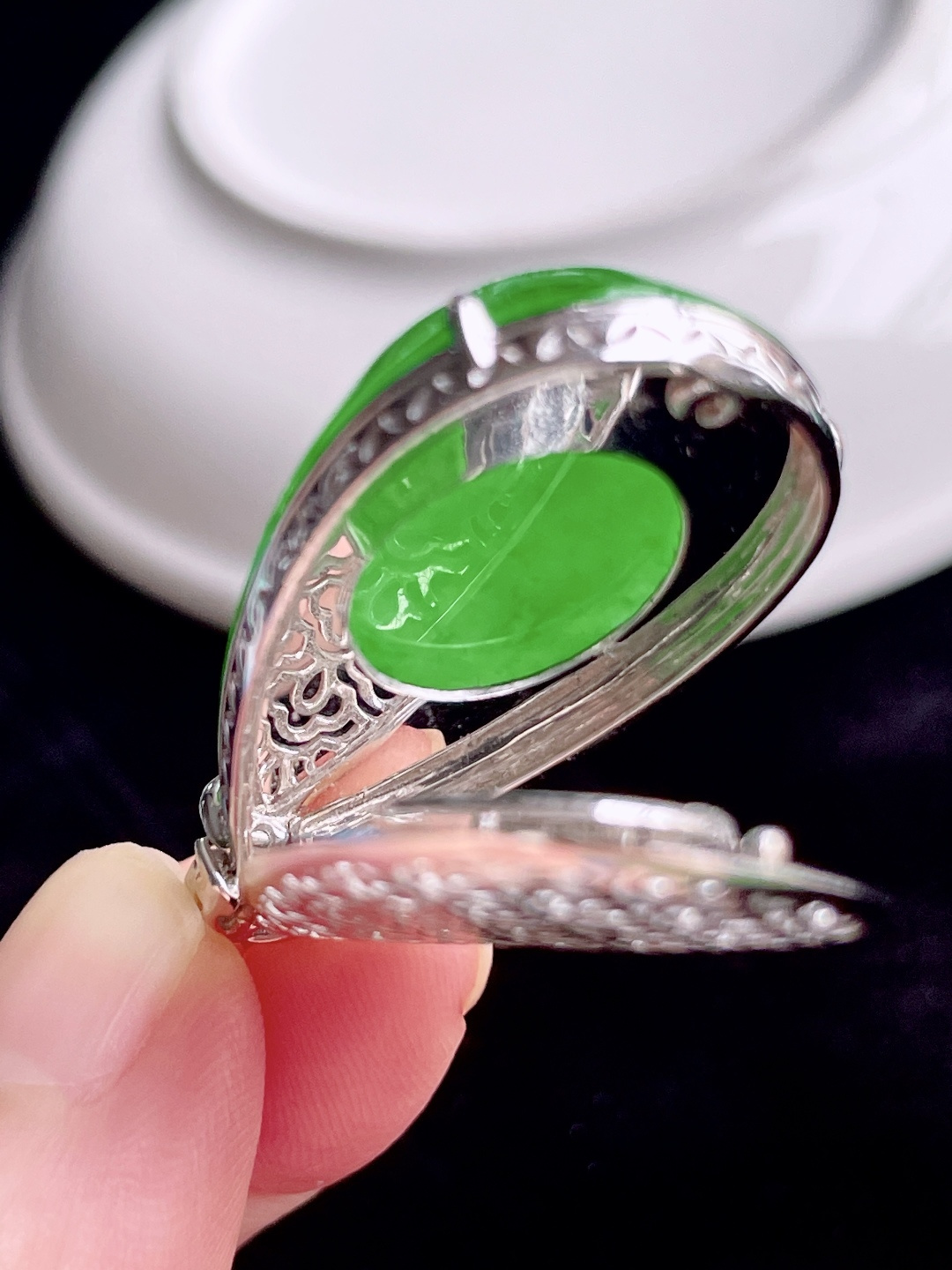 ️ 缅绿水滴 色绿无比 无裂：43/18.7/8.4，超值