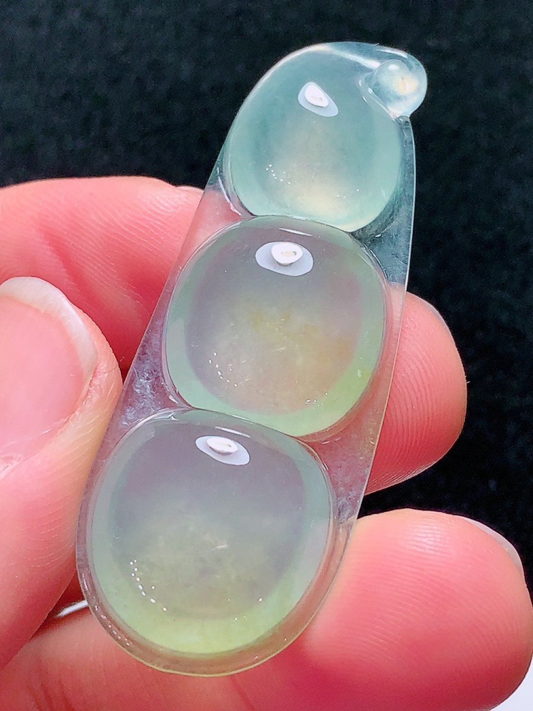 ️冰种飘黄翡福豆，种老水头好，又冰又润，饱满无裂，尺寸：49.2/18.9/5.8mm，ss501