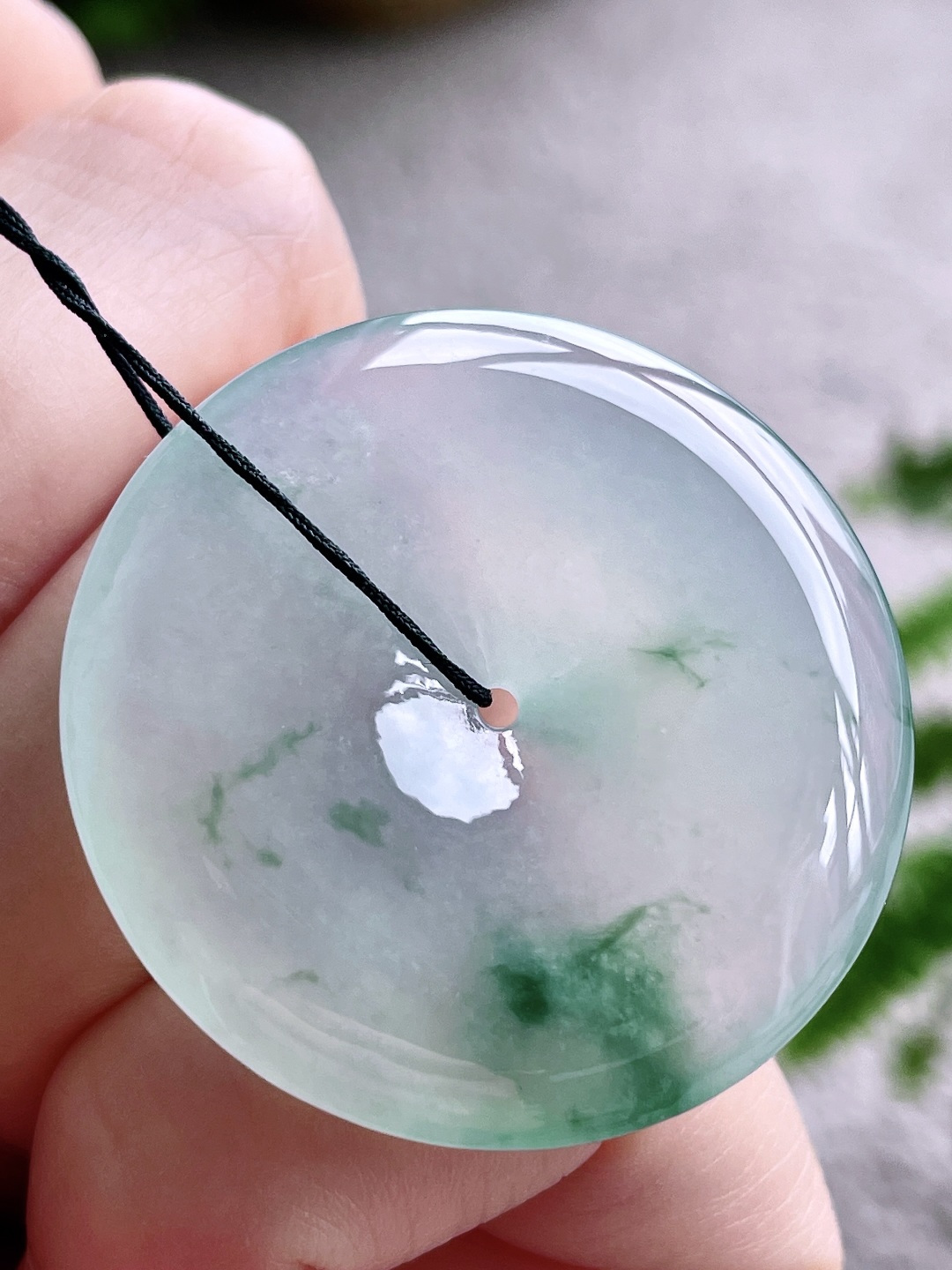 【裸石】冰种飘花平安扣大平安扣吊坠【说明】缅甸 无裂 性比高  【尺寸】35.8-6【重量】15.8克