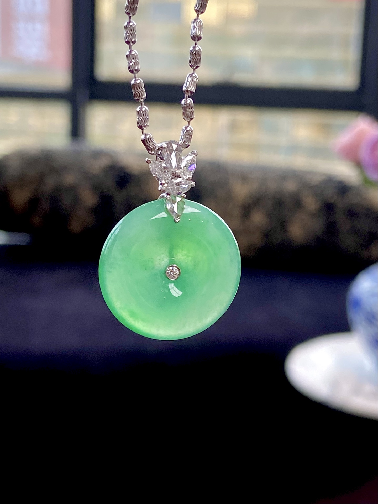 ️冰种阳绿平安扣吊坠，翠色鲜活灵动，水润通透，护佑平安显贵，非常耐看：31.8，裸石：22.6-4