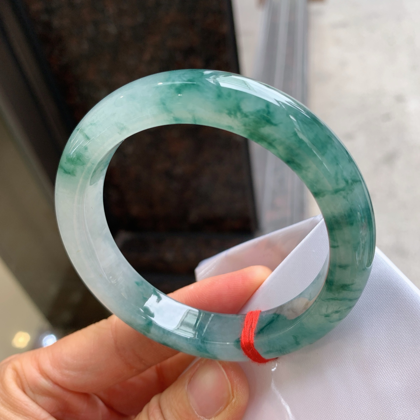 正圈飘花 无裂 尺寸：57.2/11.8/9.2 冰润