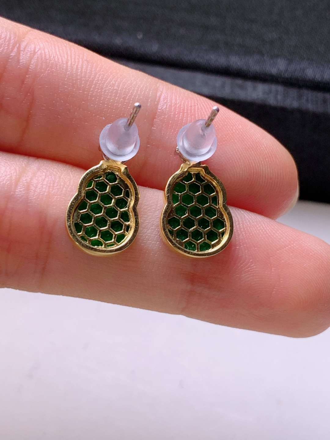 ️ 冰辣绿葫芦耳钉，无裂色辣，裸石12.1-9.2-1.9