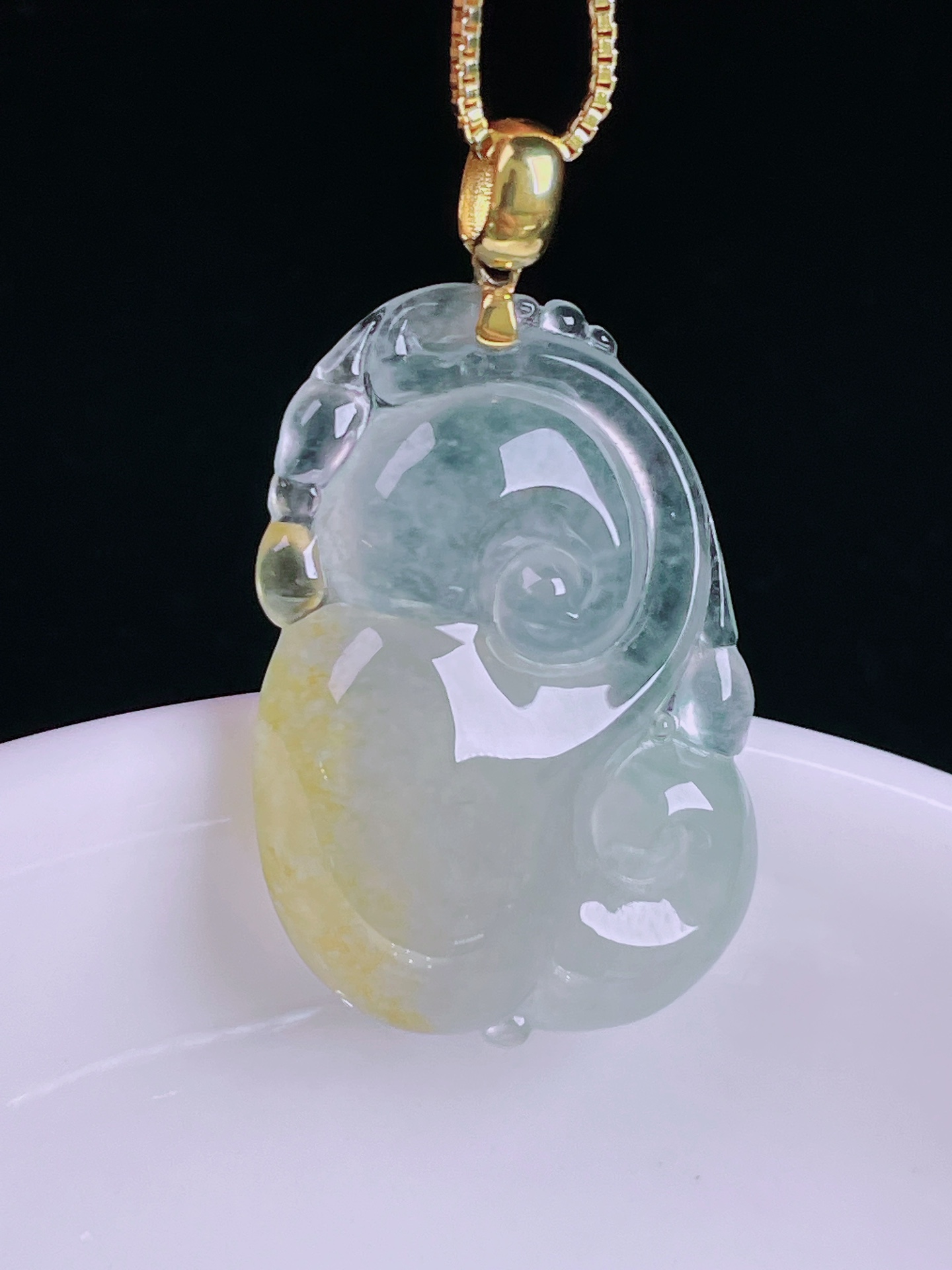 ️冰黄如意，老种起光，细底通透，尺寸：34.4。28.6/19.4/6mm0422