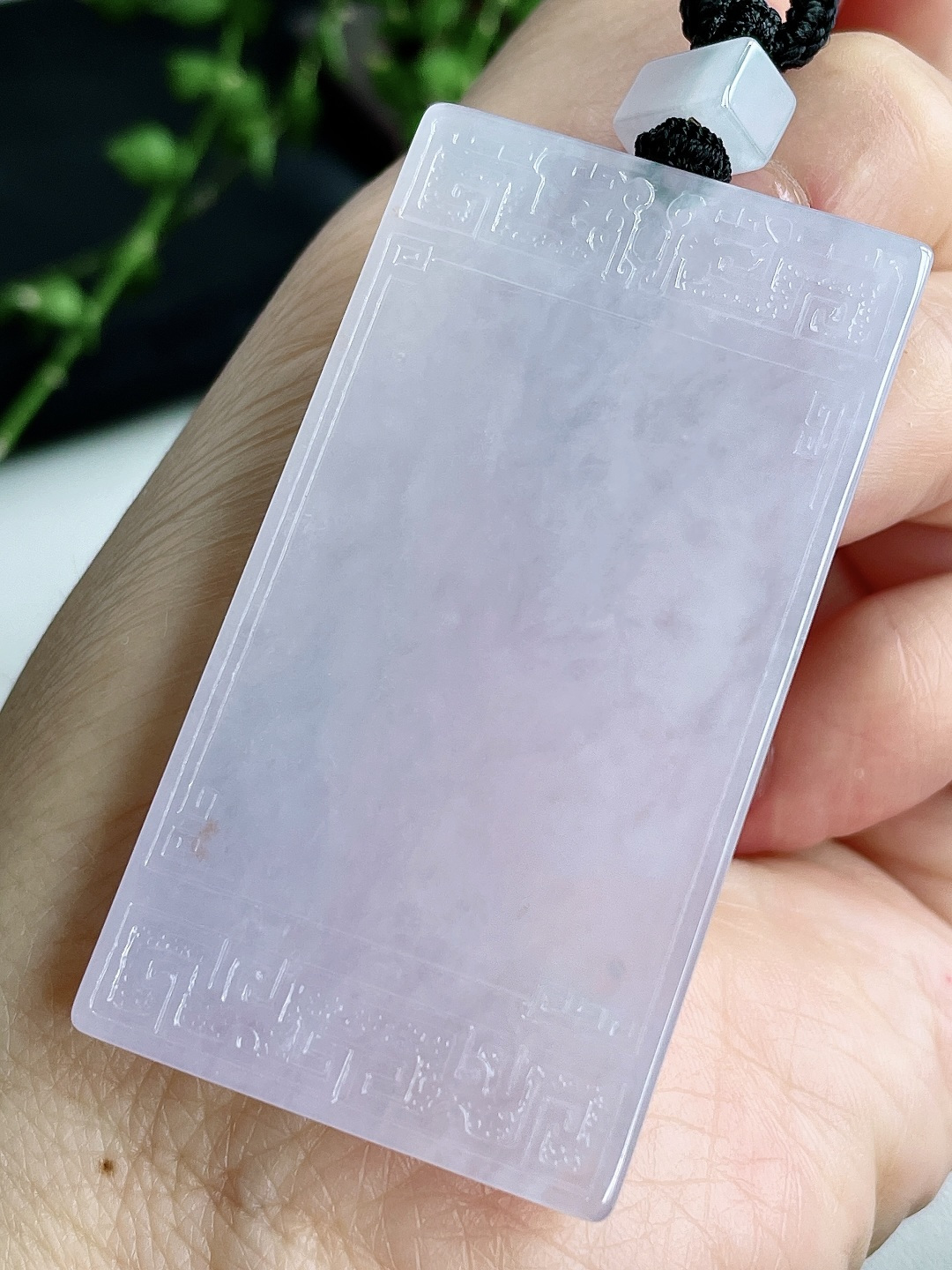 【裸石】冰紫底仿古牌无事牌吊坠【说明】缅甸 无裂 性比高  【尺寸】59.3-31.7-5.6【重量】37.7克【】 5800不议