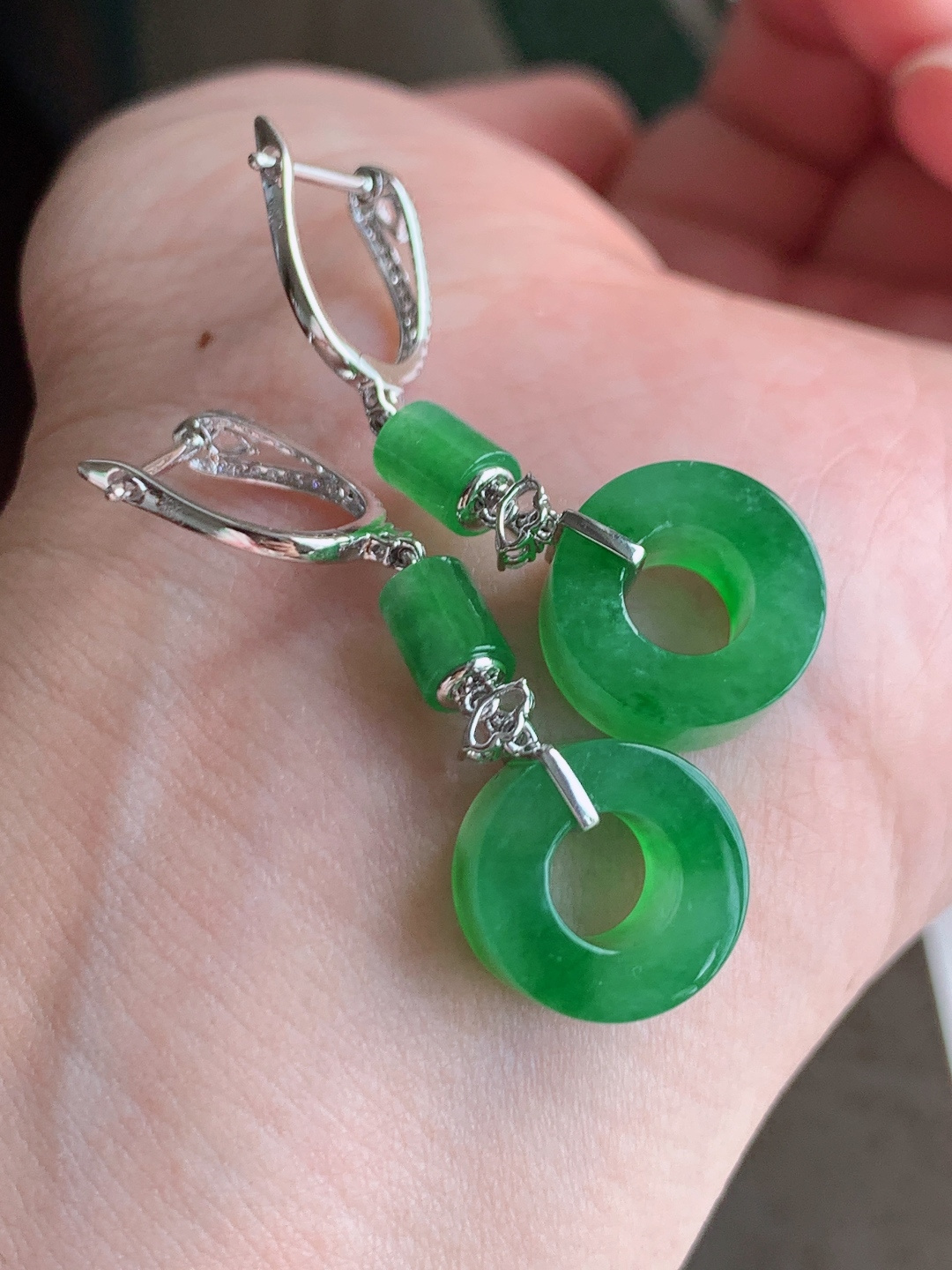 ️ 冰阳绿甜甜圈耳坠，无裂色阳，裸石13.-638.8，自然光拍摄