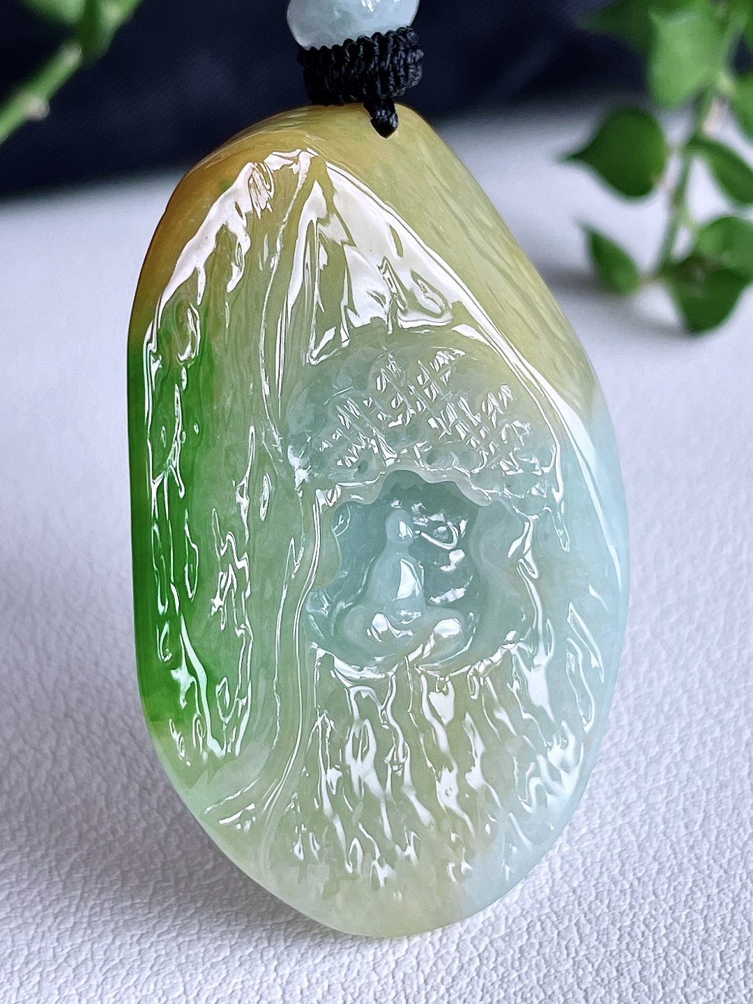 【裸石】冰黄加绿悟道无相佛牌吊坠【说明】缅甸 无裂 性比高  【尺寸】42.5-26.3-11.7【重量】22.3克【】 2200不议