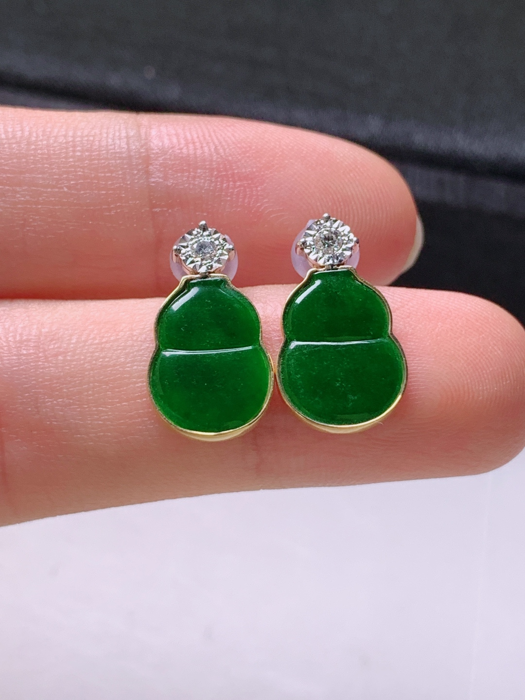 ️ 冰辣绿葫芦耳钉，无裂色辣，裸石12.1-9.2-1.9