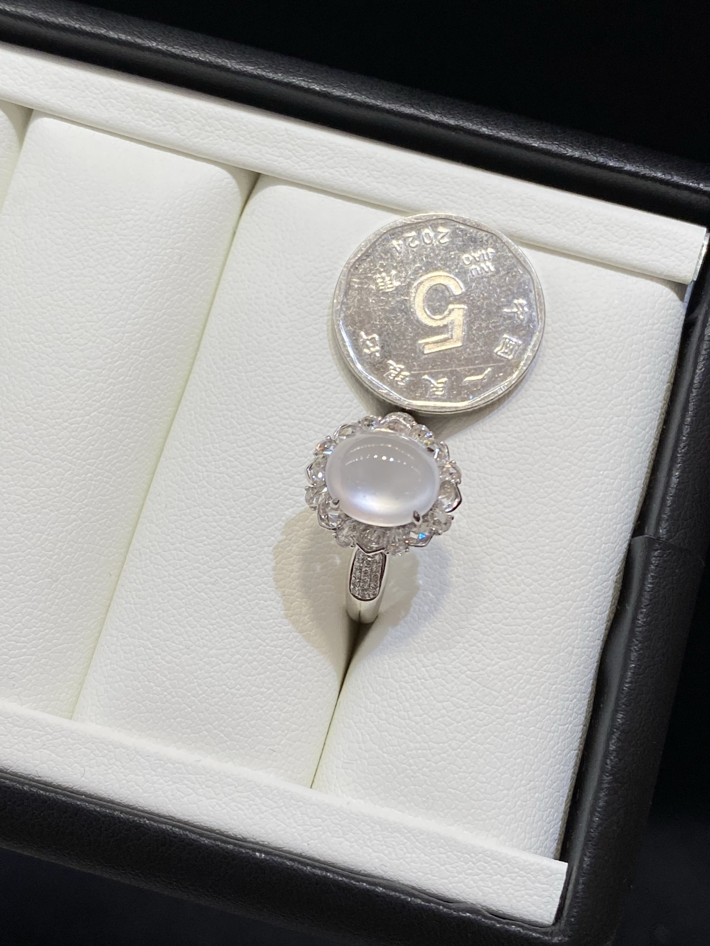 冰种 起光 纯净 蛋面 无封底 戒指 18k金 整体尺寸14-12.5-11.5/9.8-8.3-4