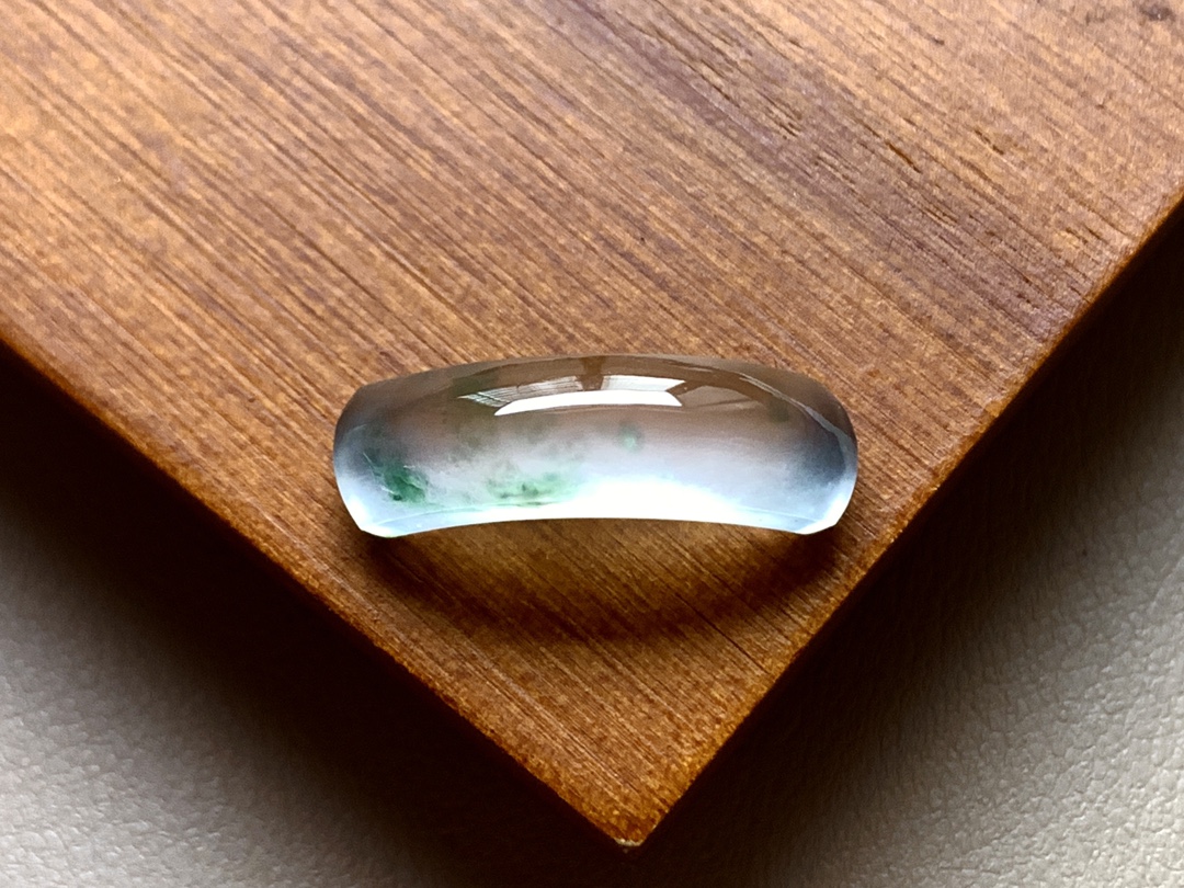 ️ 玻璃种飘花马鞍 飘花青翠漂亮，荧润起光，无裂尺寸17.5*5.3*4.6 超值