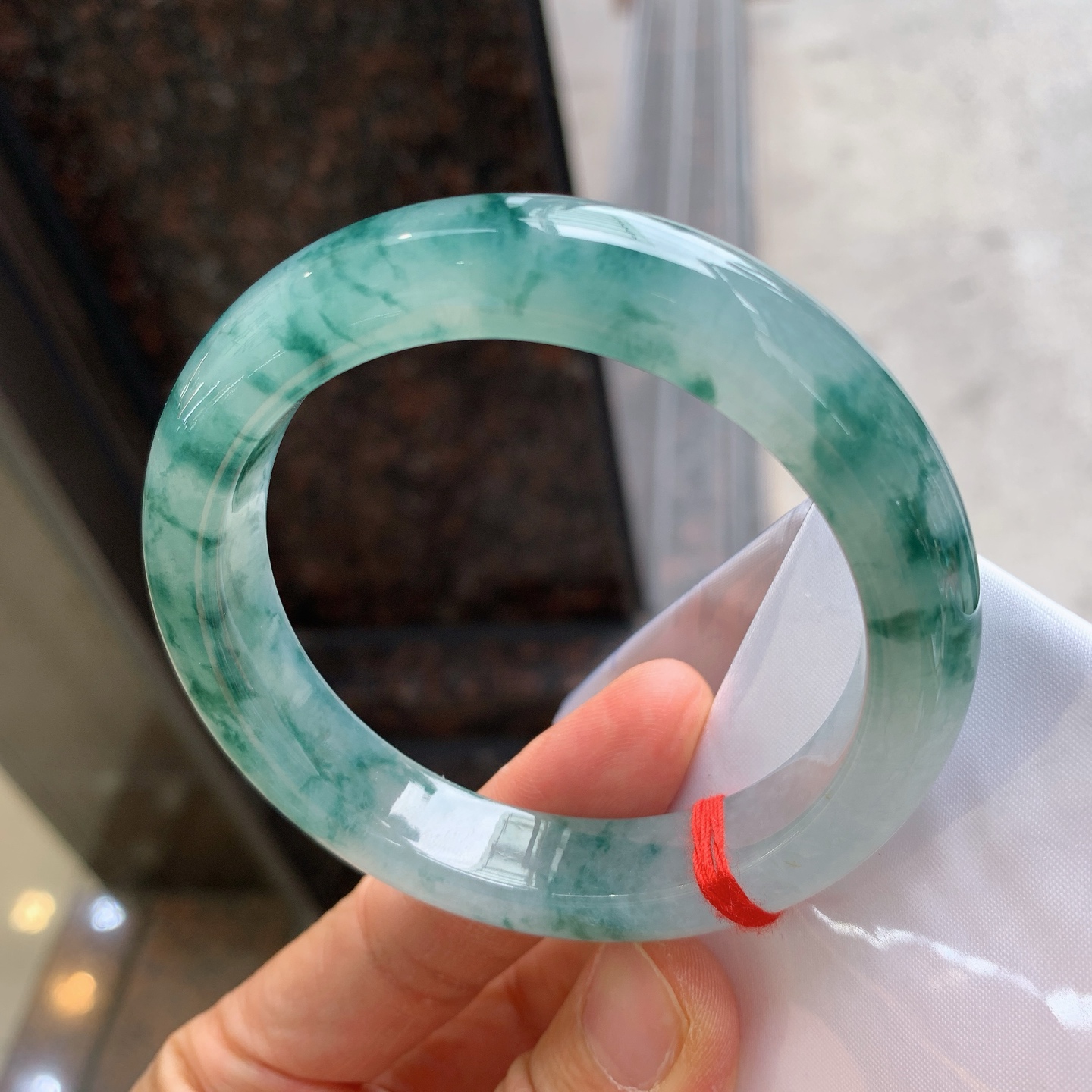 正圈飘花 无裂 尺寸：57.2/11.8/9.2 冰润