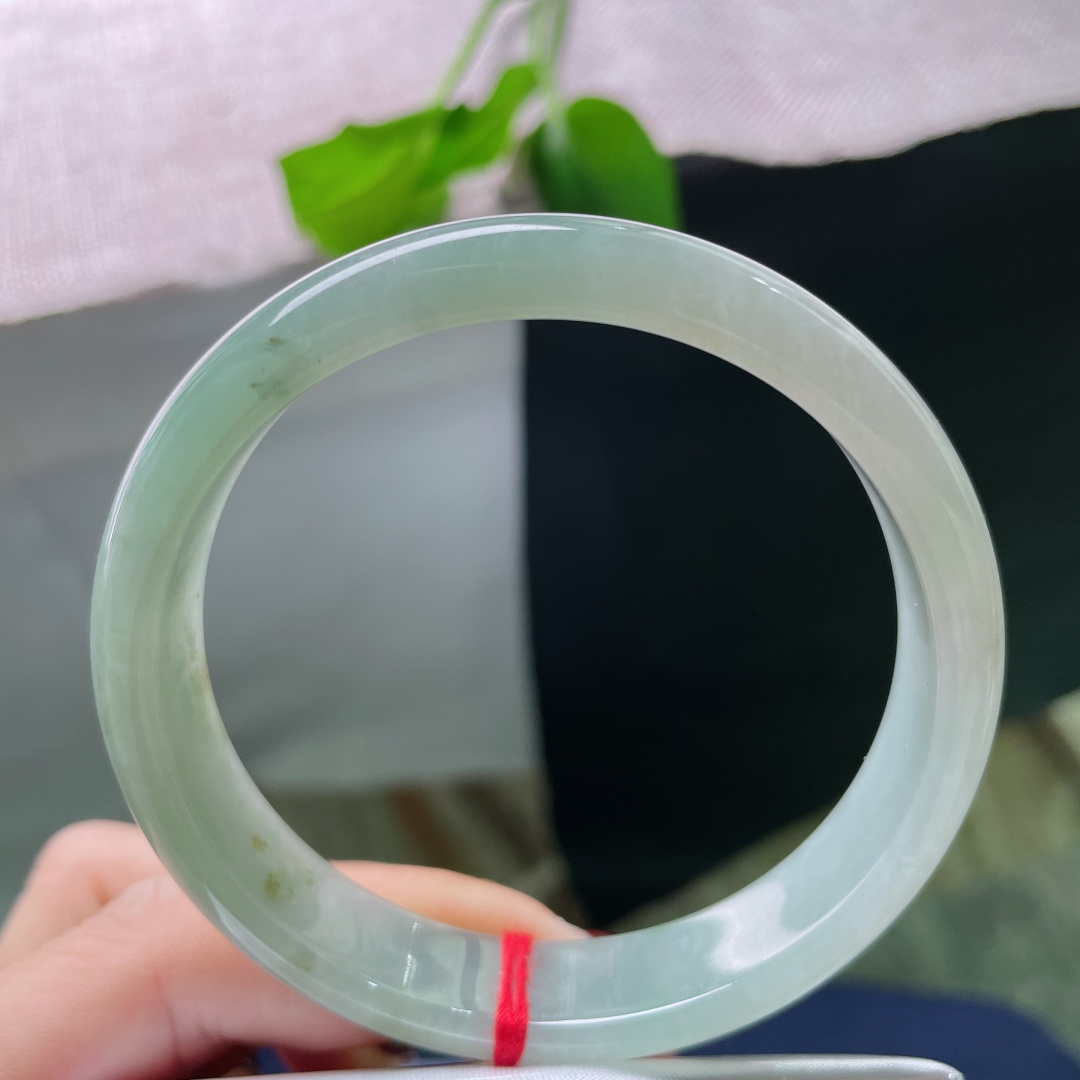 58.5/12.1/6.5，浅油绿正圈，水头好，种老，温温柔柔，天然杂质，皮纹，ss51615a