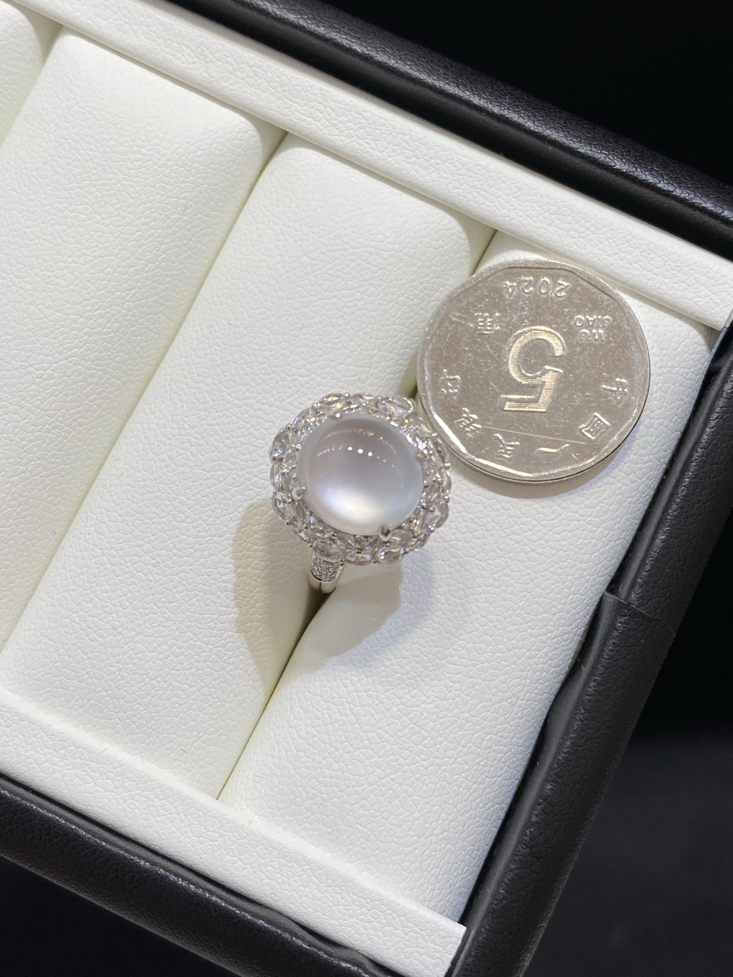 冰种 纯净 茅台白 起光 蛋面 吊坠 戒指 两用款 18k金尺寸21.2/15.5-14.1/11.6（裸石10-9-4.5）