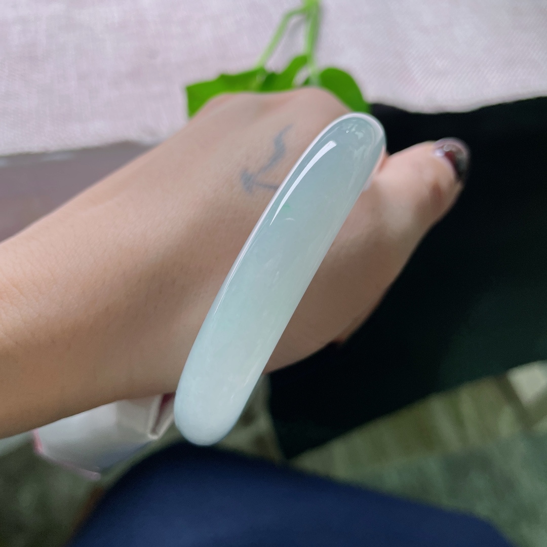 56.4/12.1/8.8，冰晴底正圈，明亮动人，是光穿过无云的蓝，是心抵达最澄澈的境。无裂，ss49478a