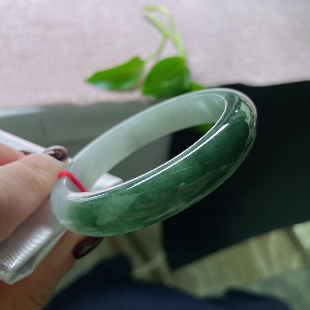 55.5/12.2/7.6，半山水正圈，不是第一眼惊艳，却是越看越有韵味的耐看型。无裂，ss49322a