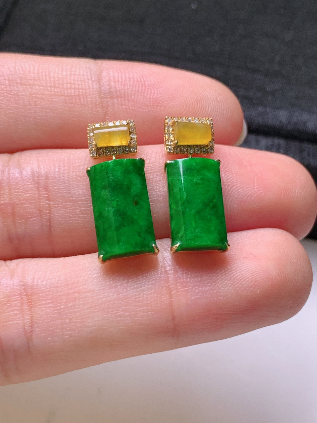 ️ 冰阳绿无事牌耳钉，色阳饱满，裸石12.7-7.5-3.9