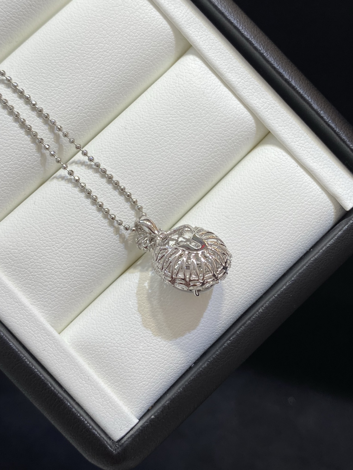 冰种 纯净 茅台白 起光 蛋面 吊坠 戒指 两用款 18k金尺寸21.2/15.5-14.1/11.6（裸石10-9-4.5）