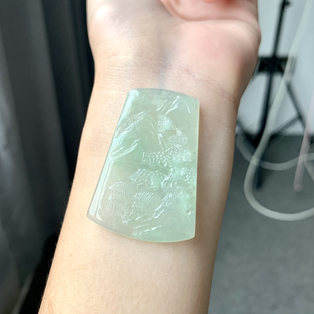 冰晴山水牌，底子干净，色泽均匀，尺寸44.5/30.5/4，D1783