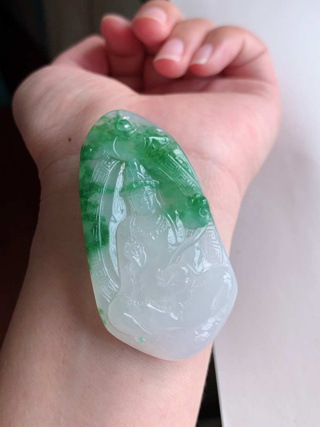 ️ 冰种绿观音，无裂翠绿品相好，裸石60.9-33.2-7.5，自然光拍摄