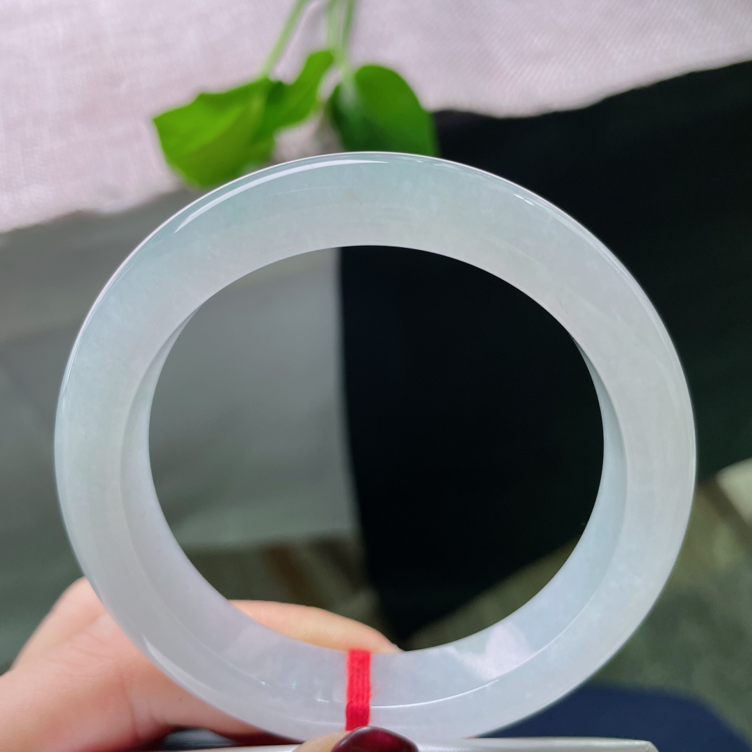 56.4/12.1/8.8，冰晴底正圈，明亮动人，是光穿过无云的蓝，是心抵达最澄澈的境。无裂，ss4