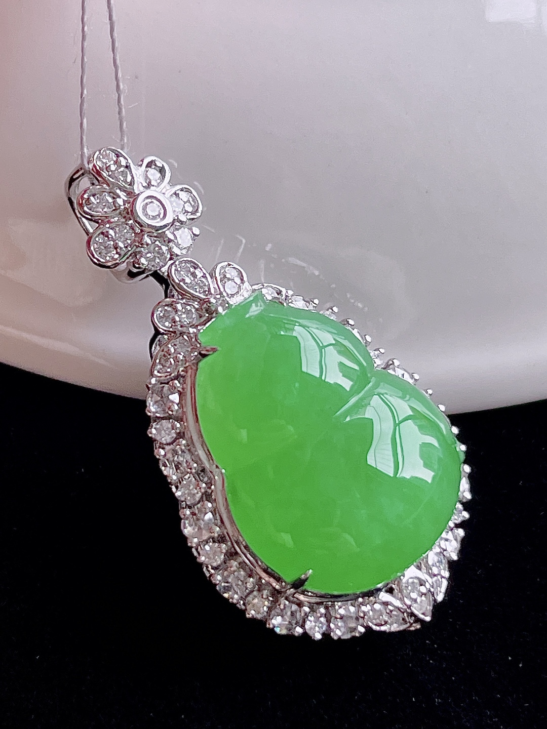 ️ 缅甸葫芦 色绿无比 饱满圆润：31.2/17.5/11.7，裸石：16.6/13.5/4.8，超值