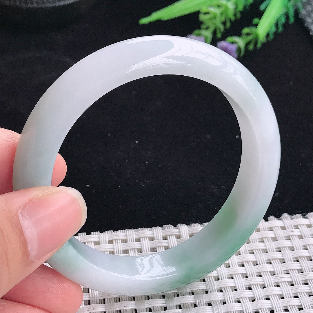 实拍A货翡翠55/12.1/8.6老坑冰润飘花手镯宽边玉镯平安镯