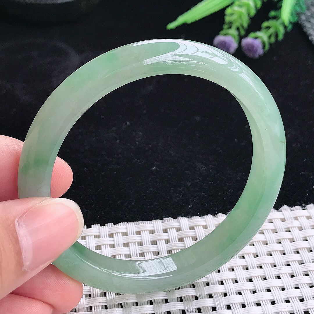 实拍A货翡翠55.5/9/7.8老坑冰胶飘绿手镯宽边玉镯平安镯