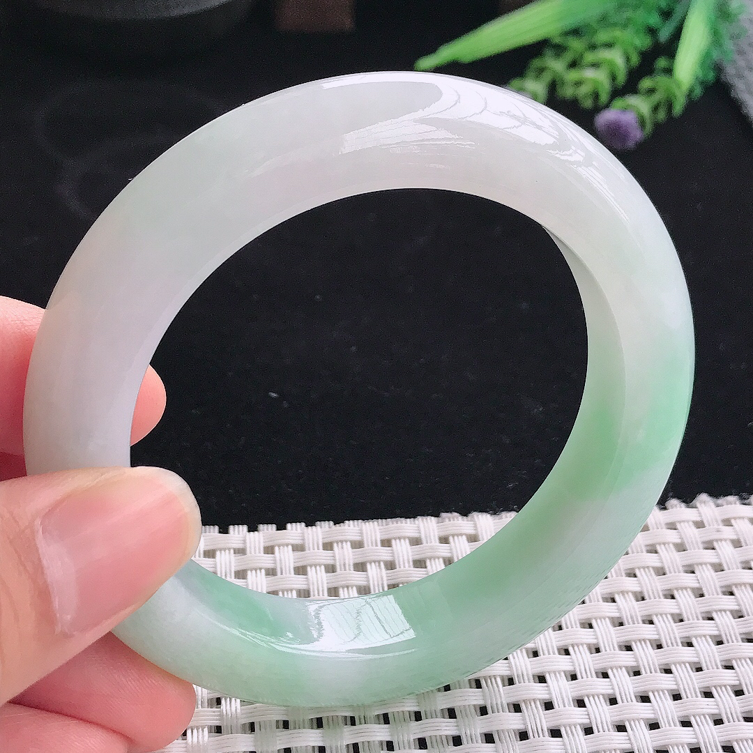 实拍A货翡翠57/12.8/10.8老坑冰润起胶冰晴手镯宽边玉镯平安镯