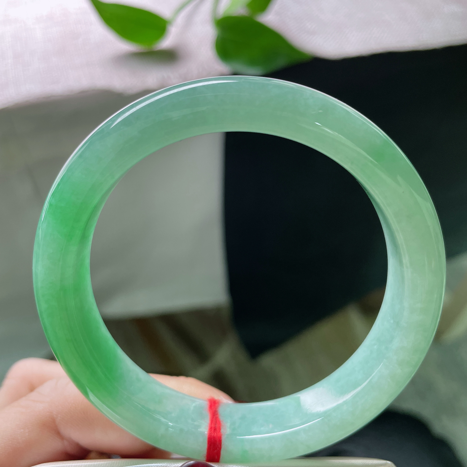 尺寸：60.5/13/8.8，满色正圈，大圈口，贵气十足。ss51672a..