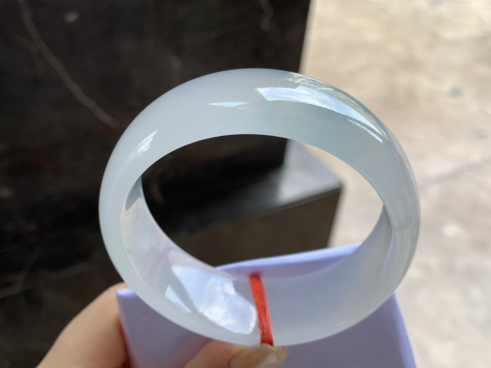 58-21.8-7.4

冰种飘花宽版手镯^_^冰味十足～版型大气