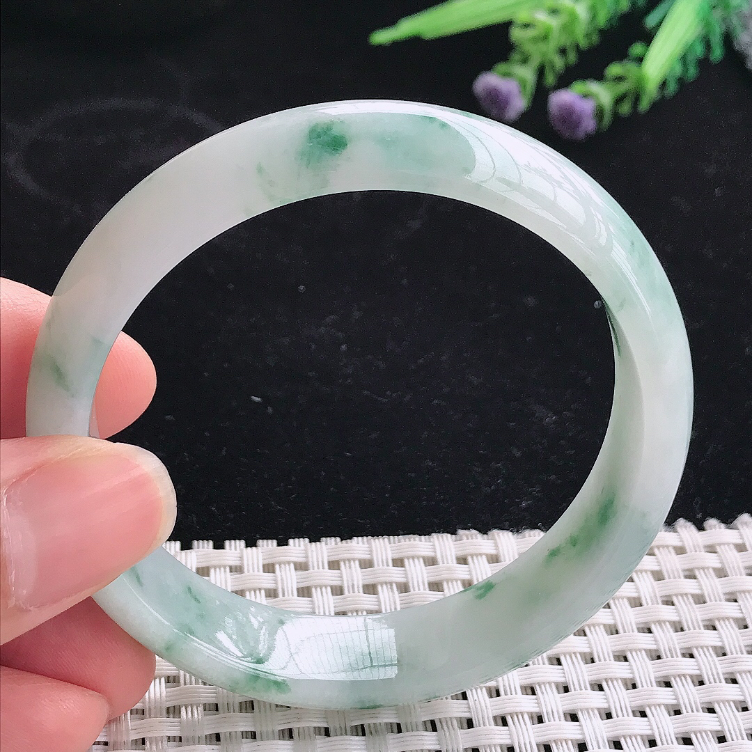 实拍A货翡翠56.8/13.9/7老坑精美温润飘花手镯宽边玉镯平安镯