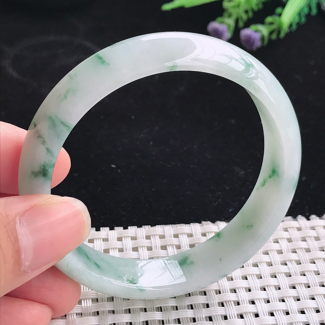 实拍A货翡翠56.8/13.9/7老坑精美温润飘花手镯宽边玉镯平安镯