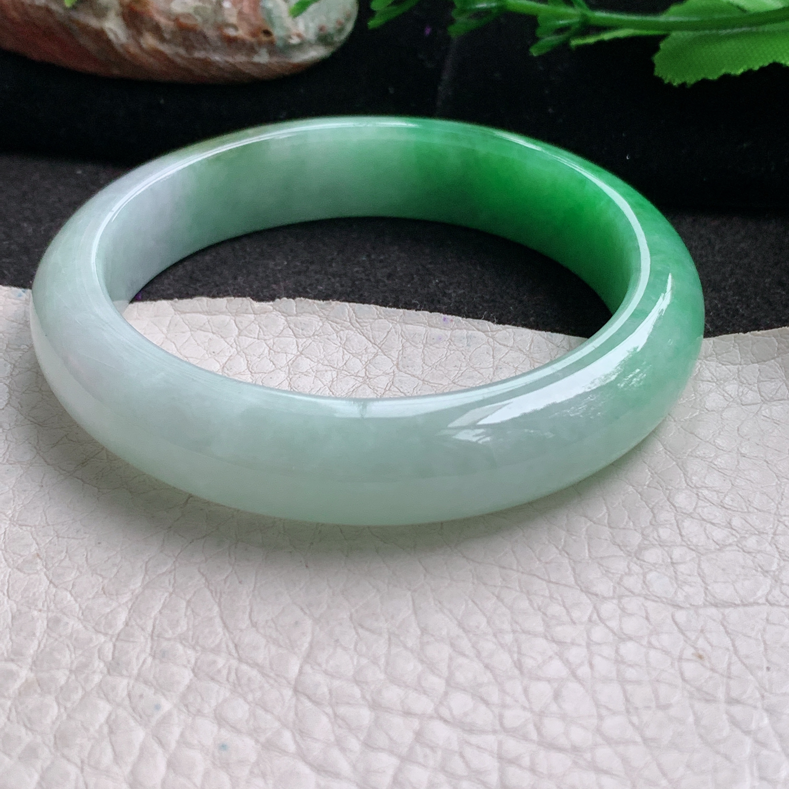 yh实拍56.5*12.8*8.3平安镯 天然缅甸翡翠a货手镯辣绿正圈玉镯子