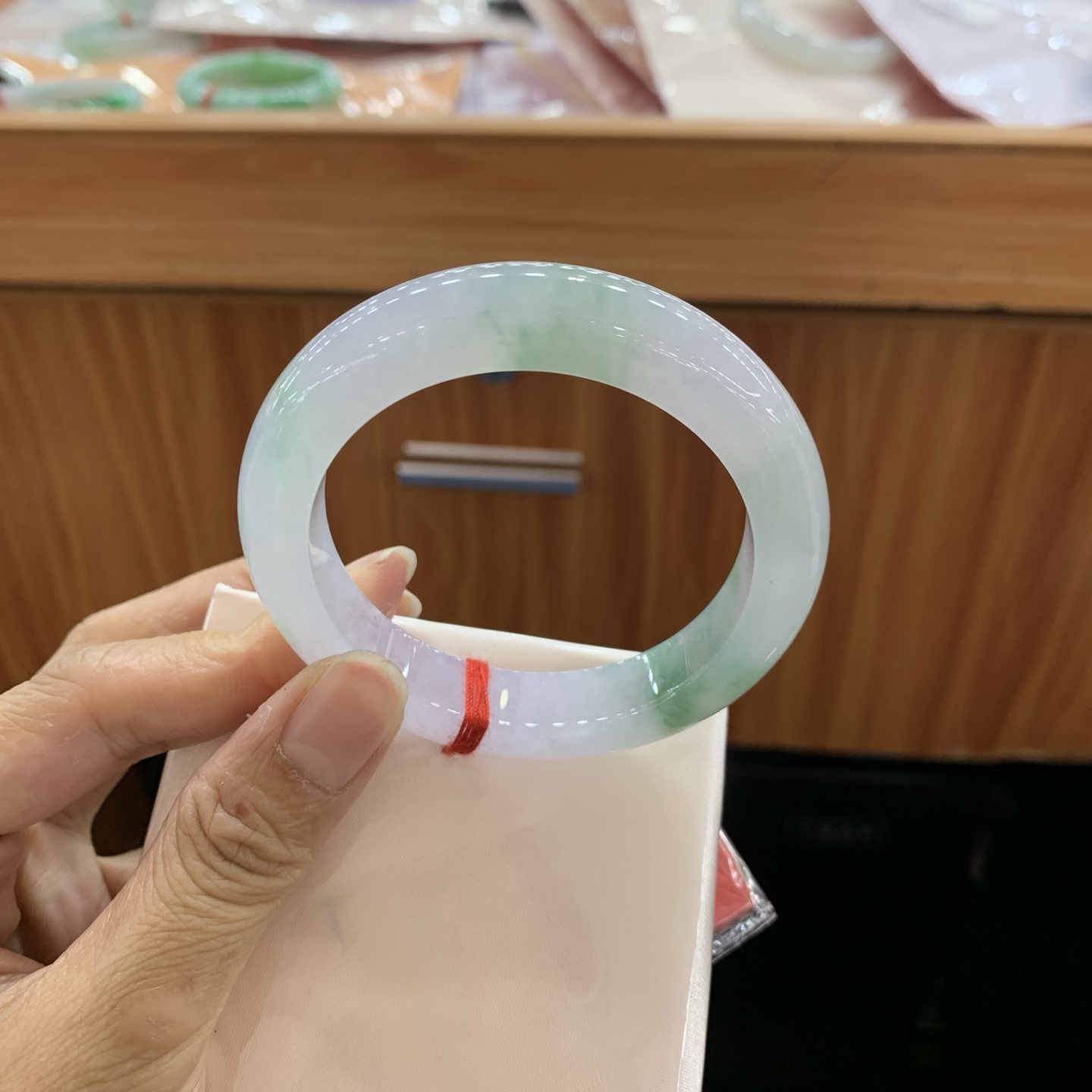 042231GX，冰飘花正圈翡翠手镯，53-11.7-9.7