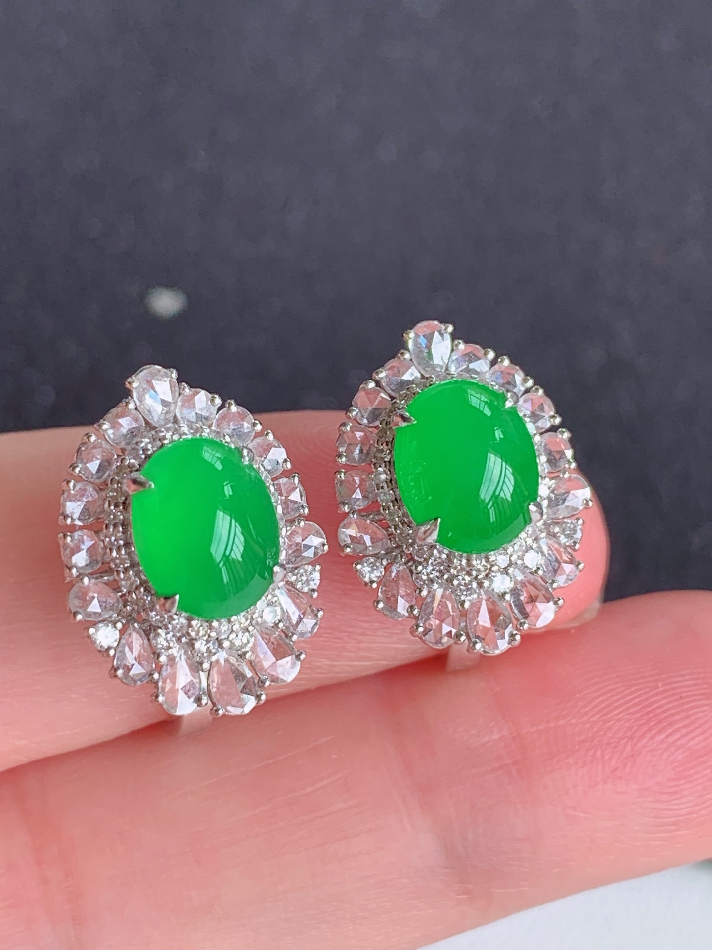 ️，18k镶嵌冰绿耳包，无裂尺寸：16.3/12.3/6.4