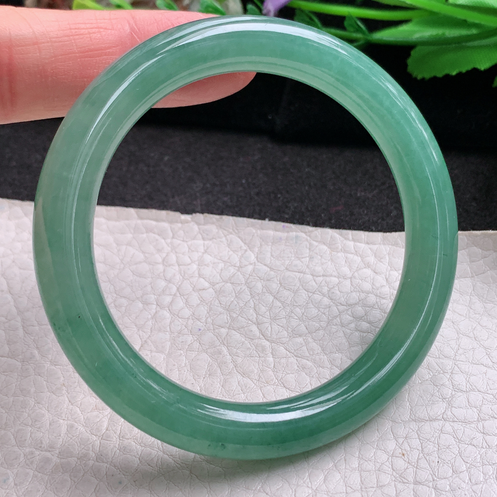 xc冰绿款54*9.2美人镯 天然缅甸翡翠a货手镯冰绿圆条叮当镯