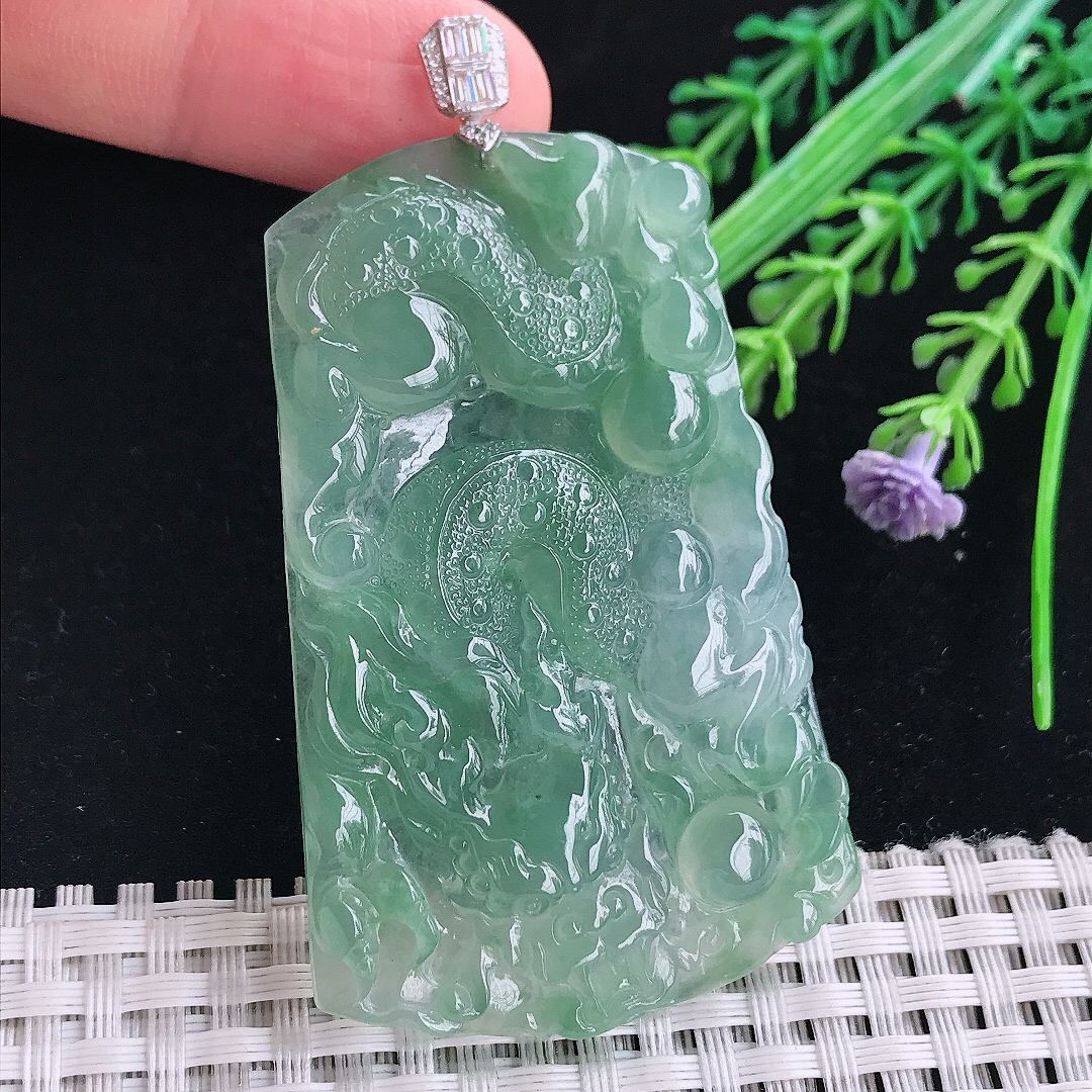 实拍a货翡翠61.5/39.2/5.5老坑18k金镶嵌冰透果冻冰晴绿龙牌吊坠翡翠玉坠挂件