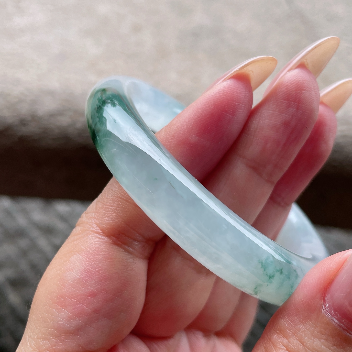 圆条52 53，52.6-11.1-10.5，0423M6，冰种飘花，晶莹剔透，水润，种老，有纹