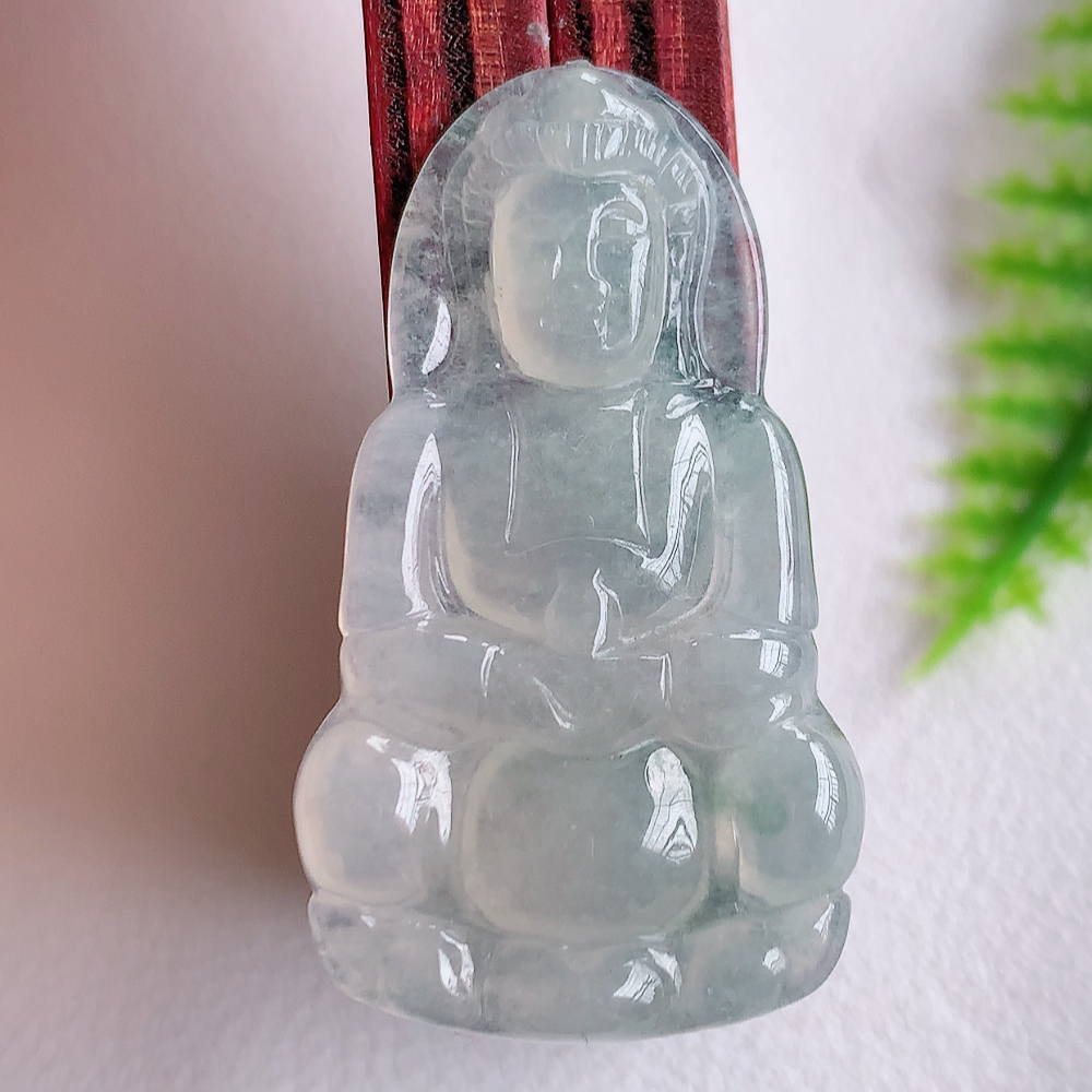 冰润精雕观音吊坠，法相端庄大气，工艺精湛，种色浓郁，细腻饱满冰润，种老水足，收藏佳品，佩戴大气  W   003.22尺寸：36.6-20.9-3.9mm