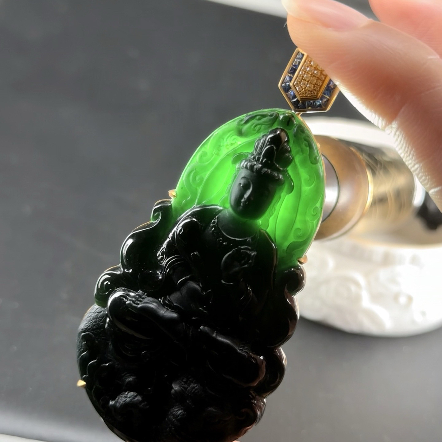 精品18k墨翠普贤菩萨 种好色正 黑度极好 打灯通透 油性十足 尺寸73.2