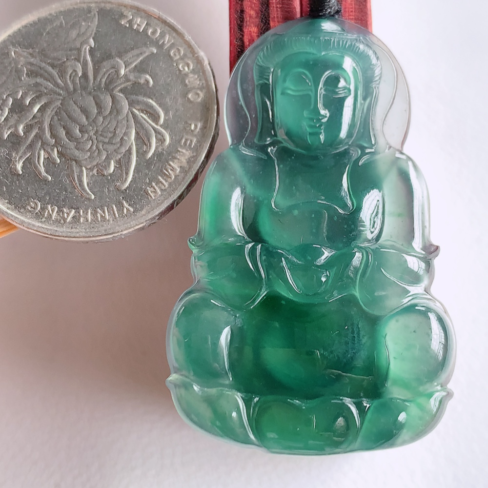 冰润精雕观音吊坠，法相端庄大气，工艺精湛，种色浓郁，细腻饱满冰润，种老水足，收藏佳品，佩戴大气  W   003.22尺寸：38.8-25.9-3.7mm