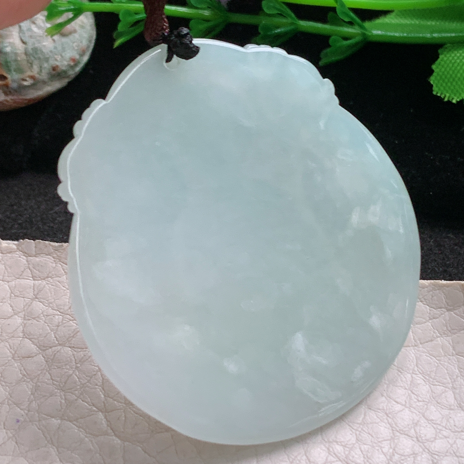 Bg实拍51.5*48*5.8缅甸翡翠浅绿大势至观音菩提吊坠持莲观世音