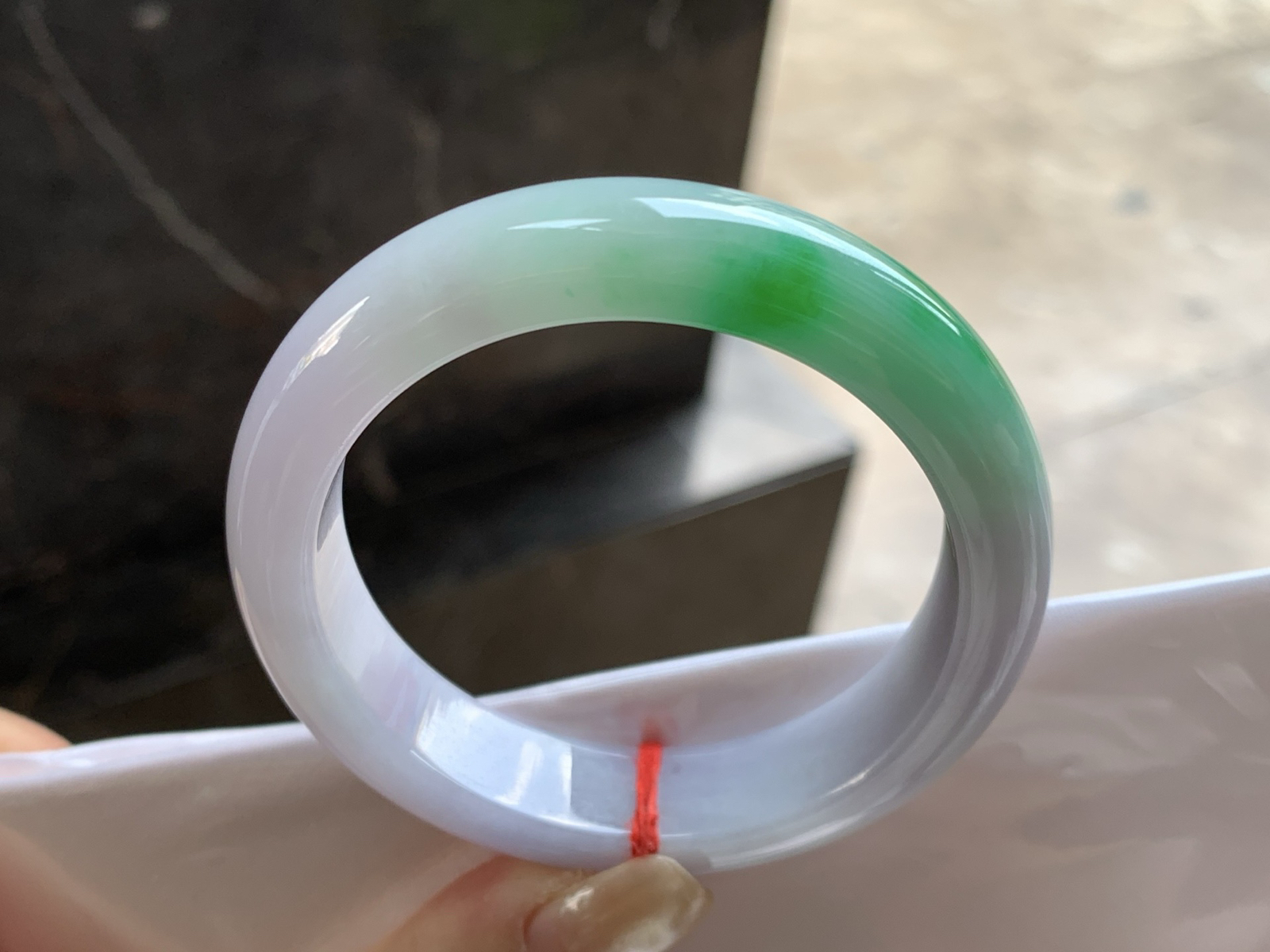 52-12.6-8.2

阳绿色手镯^_^底子细腻 绿色浓郁大气