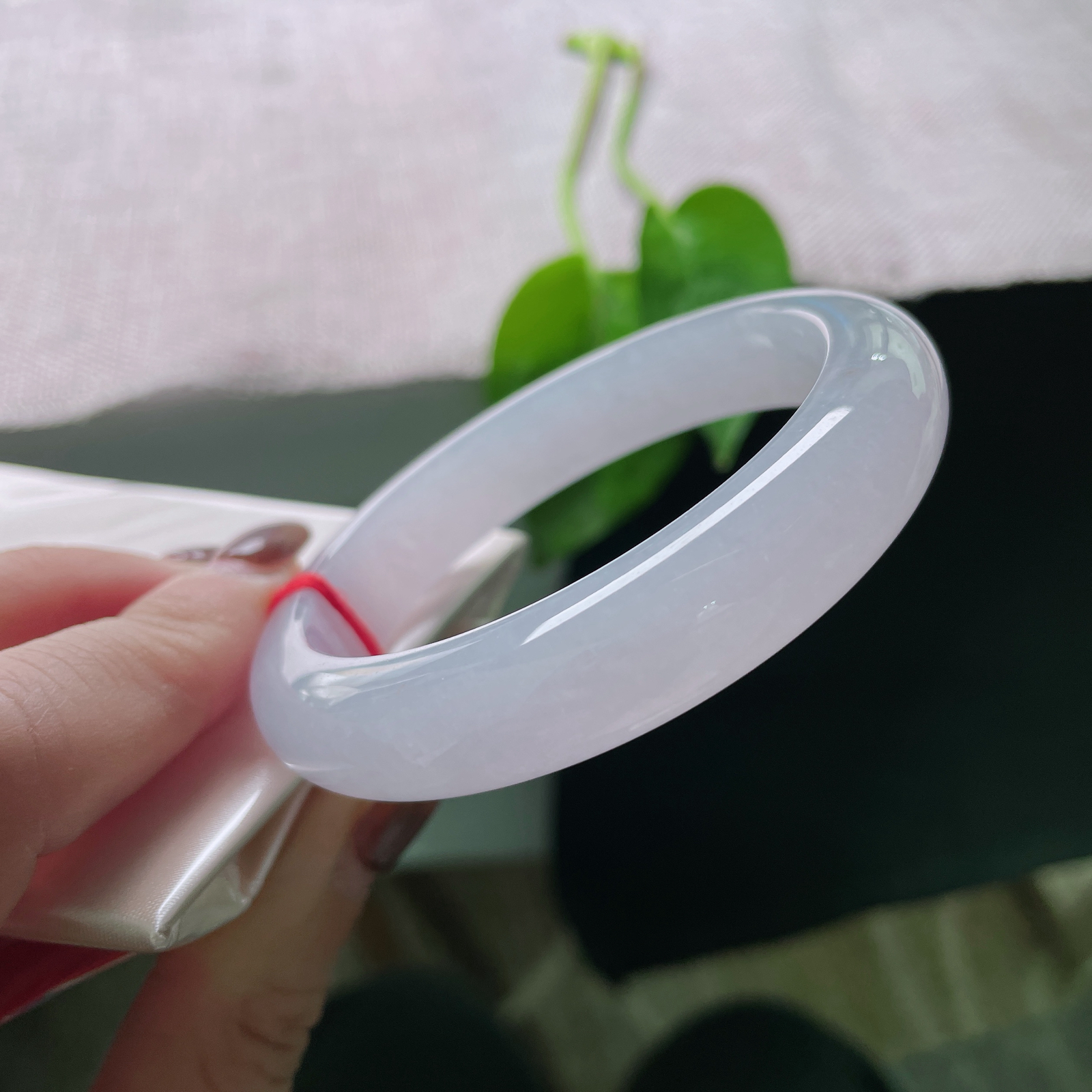 56.5/12.4/8.2，冰紫正圈，冰润通透让紫调更显鲜活，不张扬却难掩光泽，种老，ss48361a..